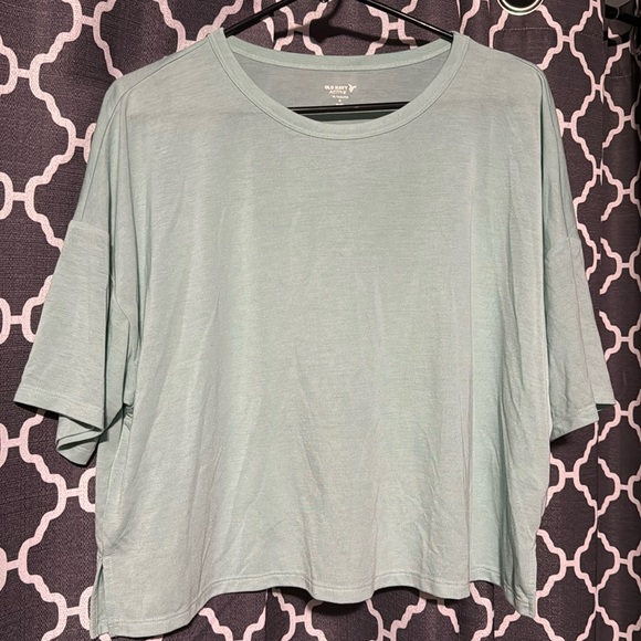 Old Navy Tops - Old Navy Active Ultralite Go-Dry Size M